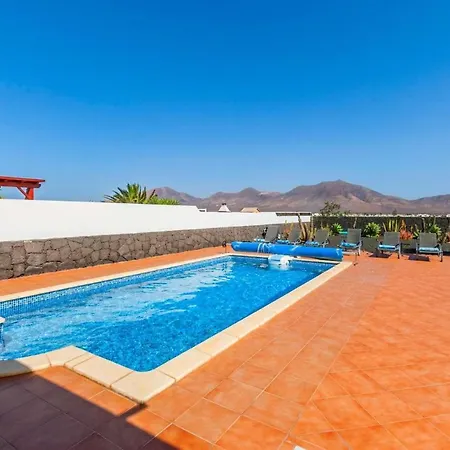 Minstrel Playa Blanca (Lanzarote)