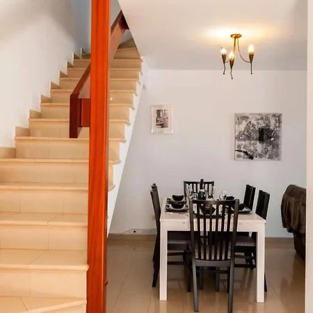 Minstrel Villa *